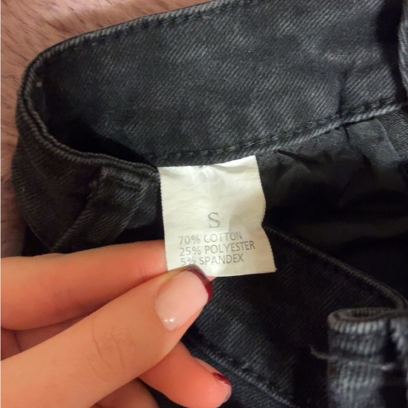 High waisted black jean shorts. - Picture 3 of 3